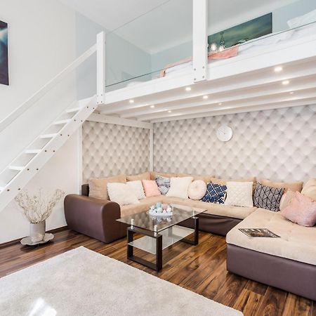 Bpr Stylish Mosaic Home With Terrace Budapeşte Dış mekan fotoğraf